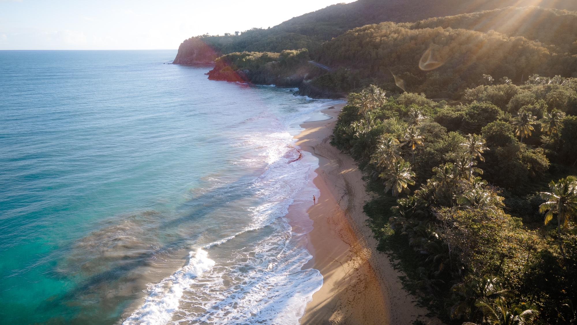 Photo de drone guadeloupe golden hour